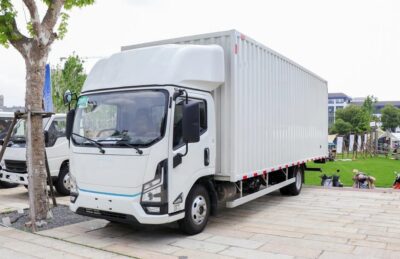 Lexting E Luda 7.3Ton 4X2 6.8Meter Pure Electric Box-Type Cargo Truck