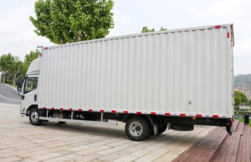 Lexting E Luda 7.3Ton 4X2 6.8Meter Pure Electric Box-Type Cargo Truck