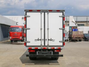 Remote 4.3 Ton Electric Refrigerated Truck