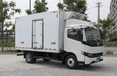 Remote 4.5Ton Electric Refrigerated Truck