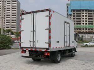 Remote 4.5Ton Electric Refrigerated Truck