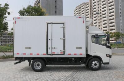 Remote 4.5Ton Electric Refrigerated Truck