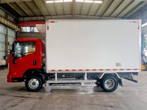 Sinotruk 4.5 Ton Electric Refrigerated Truck