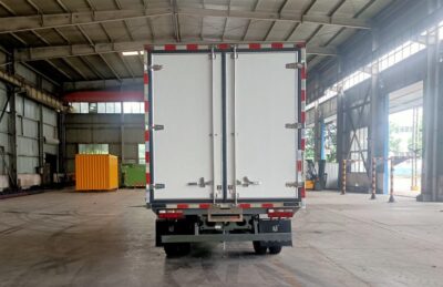 Sinotruk 4.5 Ton Electric Refrigerated Truck