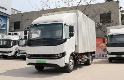 Xingzhi H8M 4.5Ton 4.15Meter Single-Row Methanol Plug-In Extended-Range Hybrid Van Light-Duty Truck