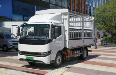 Xingzhi H8M Standard Package 4Ton 4Meter Single-Row Methanol Plug-In Extended-Range Hybrid Box-Type Light-Duty Truck