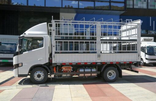 Xingzhi H8M Standard Package 4Ton 4Meter Single-Row Methanol Plug-In Extended-Range Hybrid Box-Type Light-Duty Truck