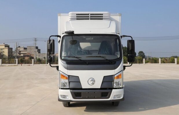 Yuchai 4.5 Ton Electric Refrigerated Truck