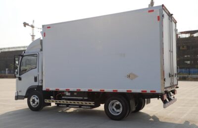 Yuchai 4.5 Ton Electric Refrigerated Truck