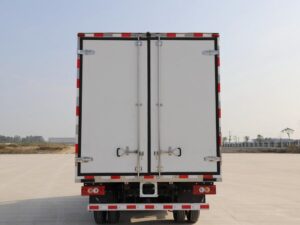 Yuchai 4.5 Ton Electric Refrigerated Truck