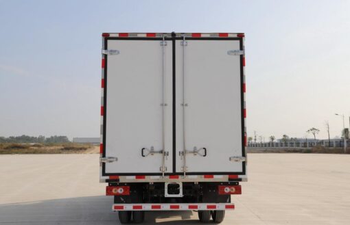 Yuchai 4.5 Ton Electric Refrigerated Truck