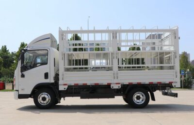 Yutong 4Tons 4.18Meter Single Row Pure Electric Cage Type Light Truck