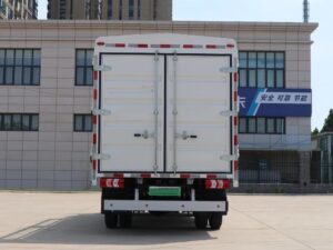 Yutong 4Tons 4.18Meter Single Row Pure Electric Cage Type Light Truck