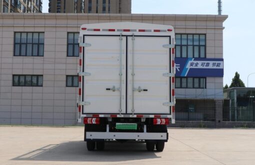 Yutong 4Tons 4.18Meter Single Row Pure Electric Cage Type Light Truck