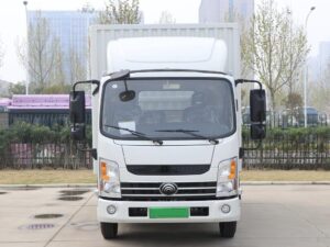 Yutong Light Truck 4Tons 4.12Meter Single Row Pure Electric Van Light Truck