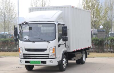 Yutong Light Truck 4Tons 4.12Meter Single Row Pure Electric Van Light Truck