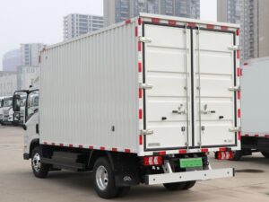 Yutong Light Truck 4Tons 4.12Meter Single Row Pure Electric Van Light Truck