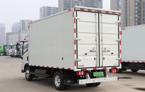 Yutong Light Truck 4Tons 4.12Meter Single Row Pure Electric Van Light Truck