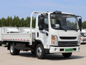 Yutong Light Truck 4Tons 4.18Meter صف واحد شاحنة خفيفة ذات منصة كهربائية نقية