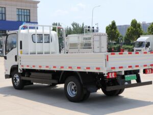 Yutong Light Truck 4Tons 4.18Meter Single Row Pure Electric Platform Light Truck