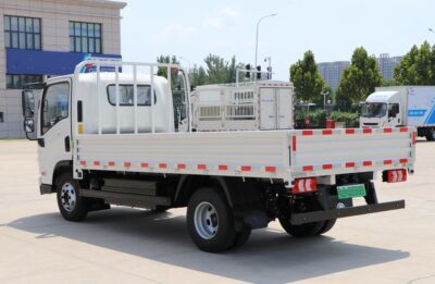 Yutong Light Truck 4Tons 4.18Meter Single Row Pure Electric Platform Light Truck