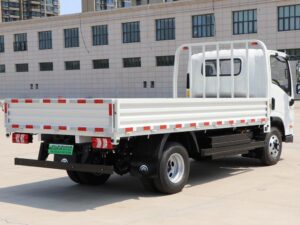 Yutong Light Truck 4Tons 4.18Meter Single Row Pure Electric Platform Light Truck