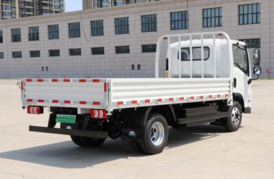 Yutong Light Truck 4Tons 4.18Meter Single Row Pure Electric Platform Light Truck