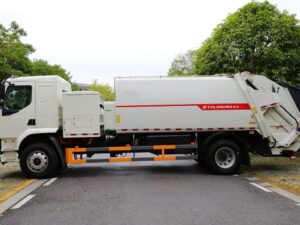 Chenglong 18 Tons Electric Rear Compactor Truck