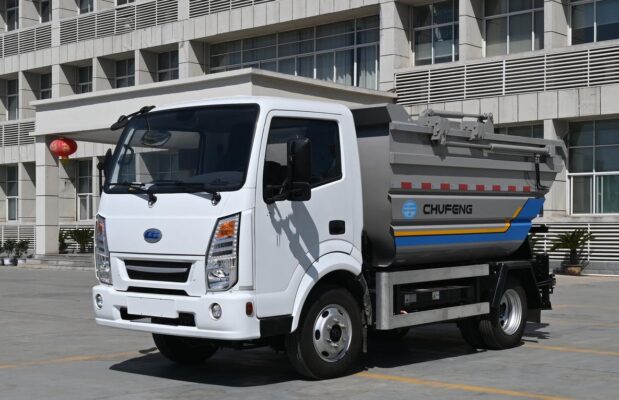 Chufeng 3.5 Tons Electric Rear Compactor Truck