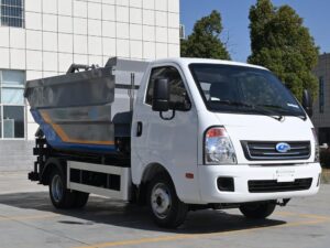 Chufeng 4.5 Tons Electric Rear Compactor Truck