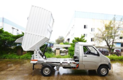 Yanlong 2.5 Tons Eletric Rear Compactor Truck