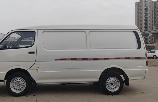 Dongfeng 3 Ton Eletric Dry Van Truck