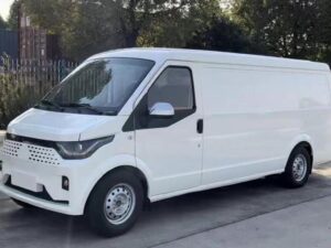 Dongfeng 3.5 Ton Eletric Dry Van Truck