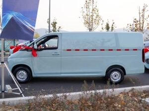 Dongfeng 3Ton Eletric Dry Van Truck