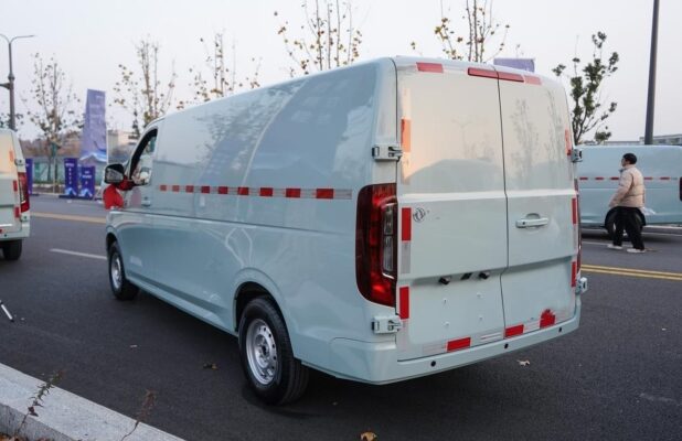 Dongfeng 3Ton Eletric Dry Van Truck