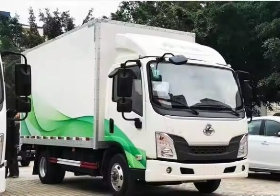 Dongfeng 4.5 Ton Eletric Cargo Truck