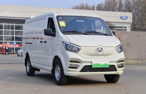 Jac 3.2Ton Eletric Dry Van Truck