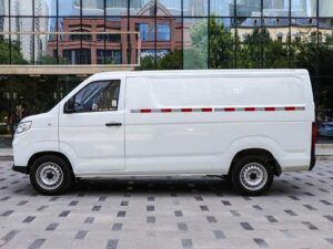 Qiwei 2.7 Ton Eletric Dry Van Truck