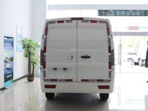 Yuchai 3.2 Ton Eletric Dry Van Truck