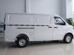 Yuchai 3.2 Ton Eletric Dry Van Truck