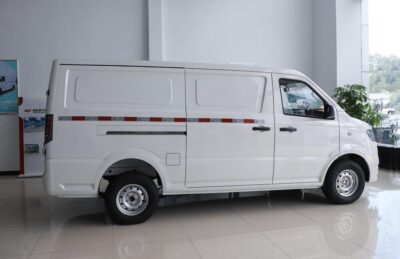 Yuchai 3.2 Ton Eletric Dry Van Truck