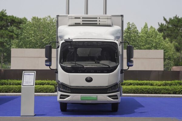 ʻO Yutong 4.5 Ton Eletric Refrigerated Truck