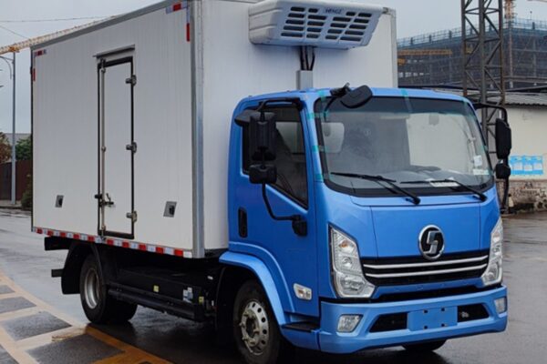 shacman 4.5 ton Eletric Refrigerated Truck