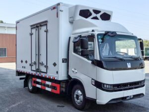 Yuancheng 4.5 Ton Eletric Refrigerated Truck