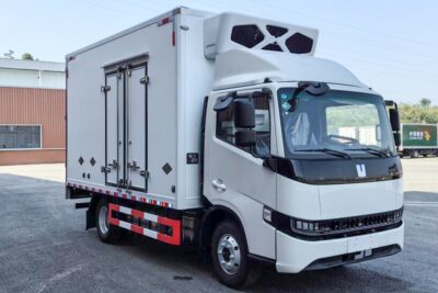 Yuancheng 4.5 Ton Eletric Refrigerated Truck